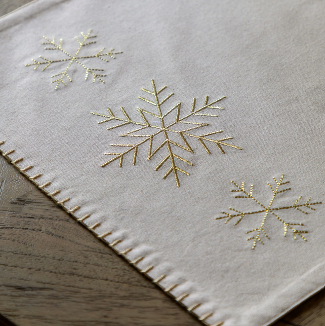 Snowflake Table Runner