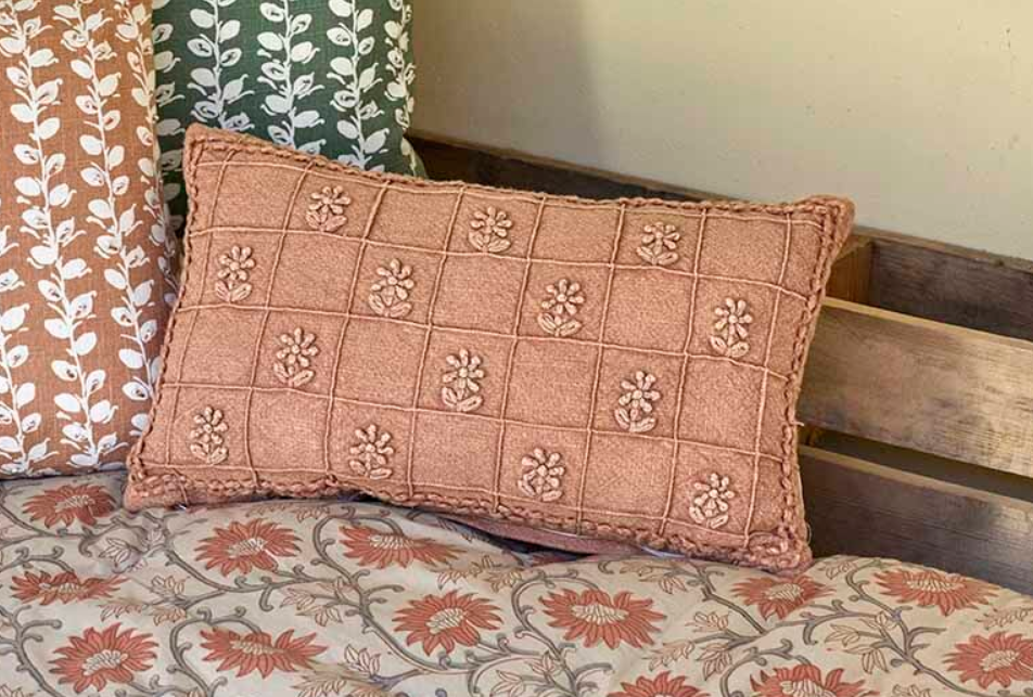 Auricula Cushion