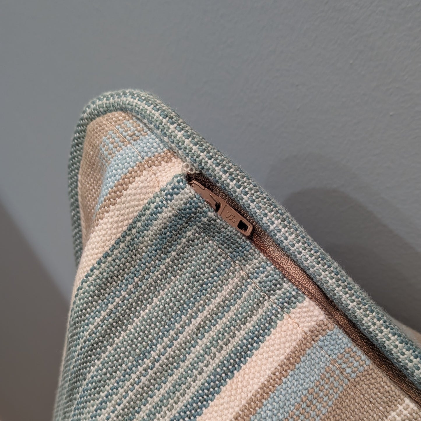 Linton Aqua Cushion